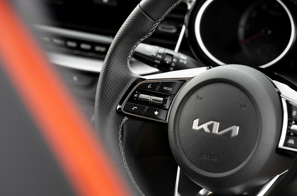 Kia Ceed Critique du volant gros plan