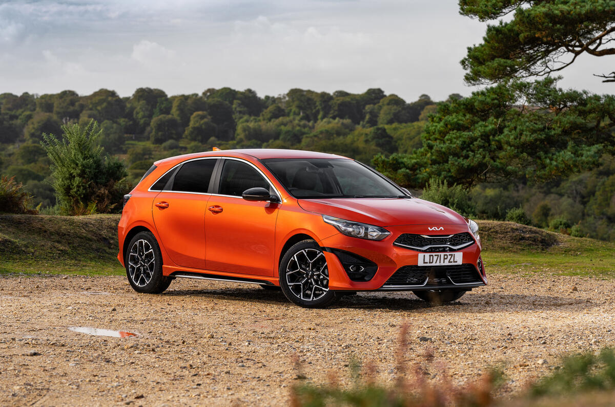 Kia Ceed avis garé