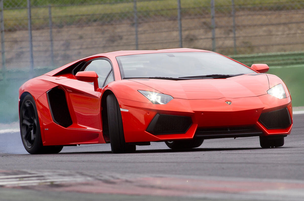 Lamborghini Aventador LP 700-4