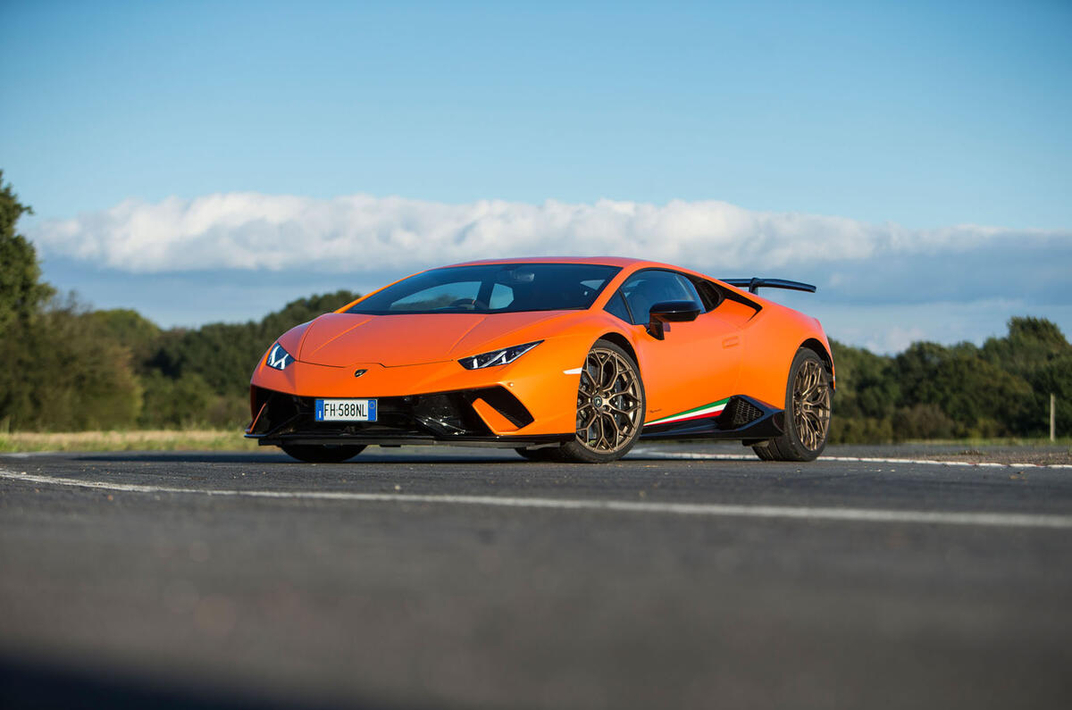 4 star Lamborghini Huracán Performante