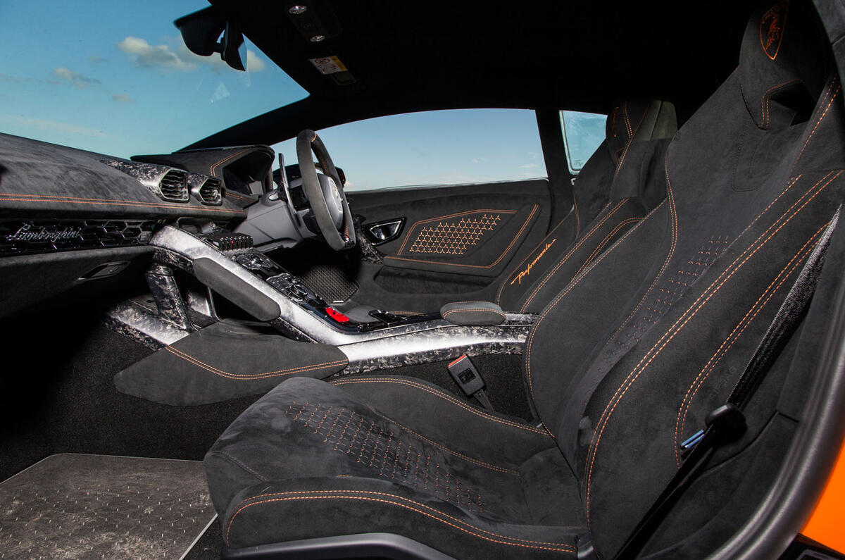 Lamborghini Huracán Performante Alcantara interior
