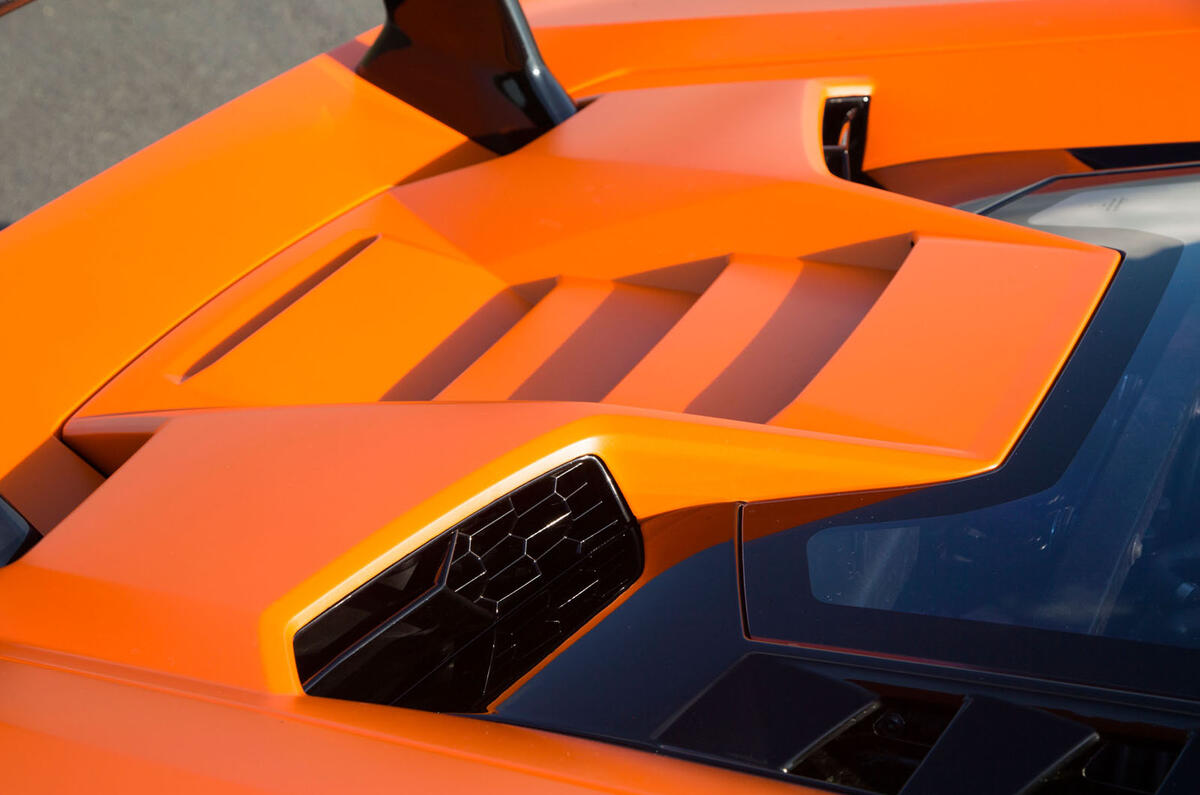 Lamborghini Huracán Performante engine air intake