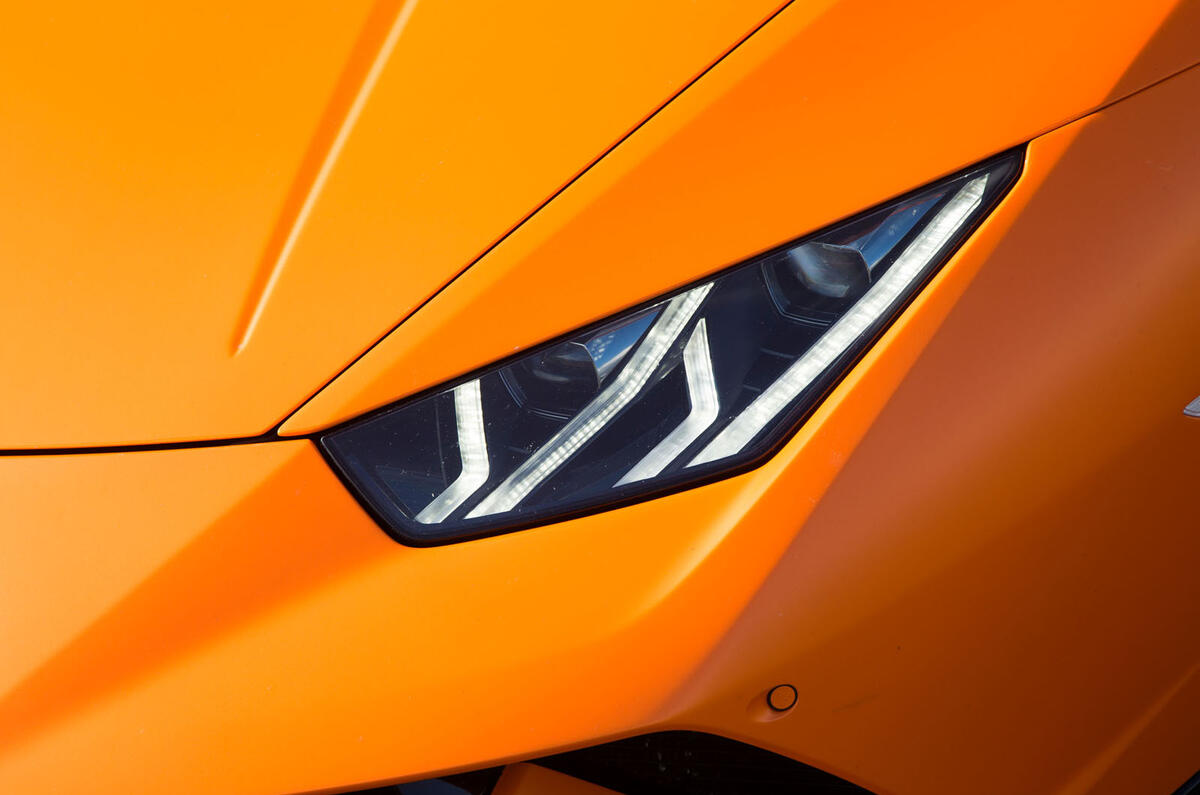 Lamborghini Huracán Performante LED headlights