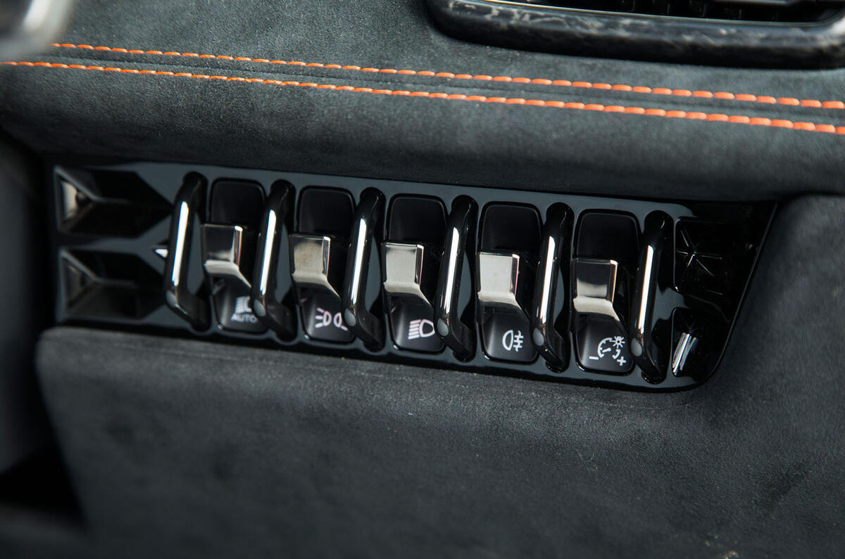 Lamborghini Huracán Performante switchgear