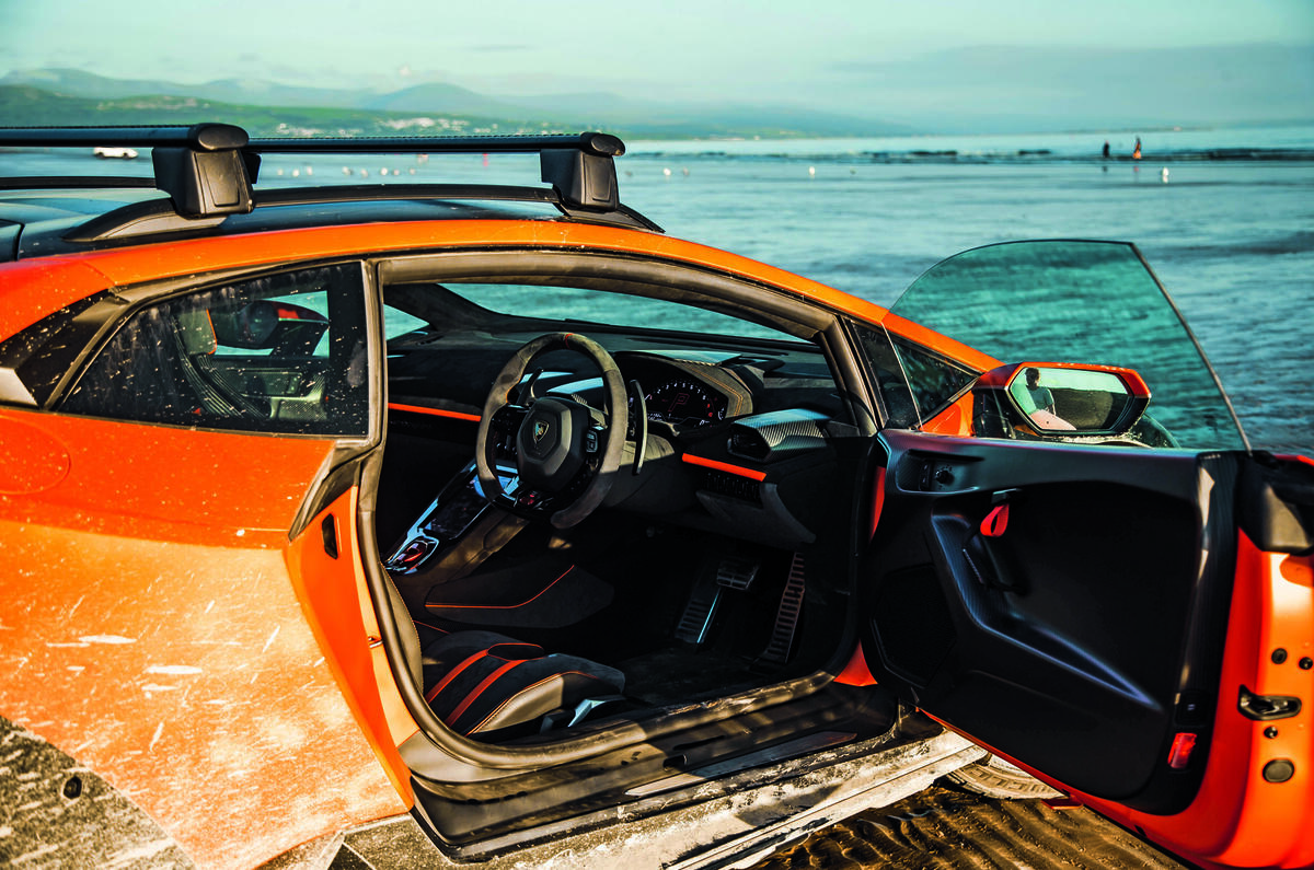 Lamborghini Huracan Sterrato interior through door