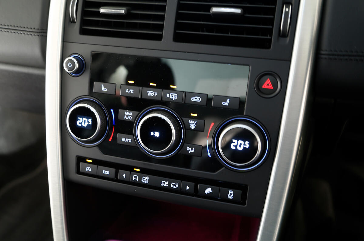 The Land Rover Discovery Sport\u0027s Centre Console Sport Interior land rover discovery sport interior. The Land Rover Discovery Sport\u0027s Centre Console Sport Interior
