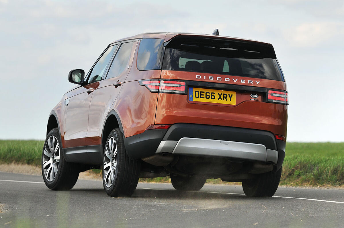 [Imagen: land-rover-discovery-rear-cornering.jpg?itok=P_AzRJO2]