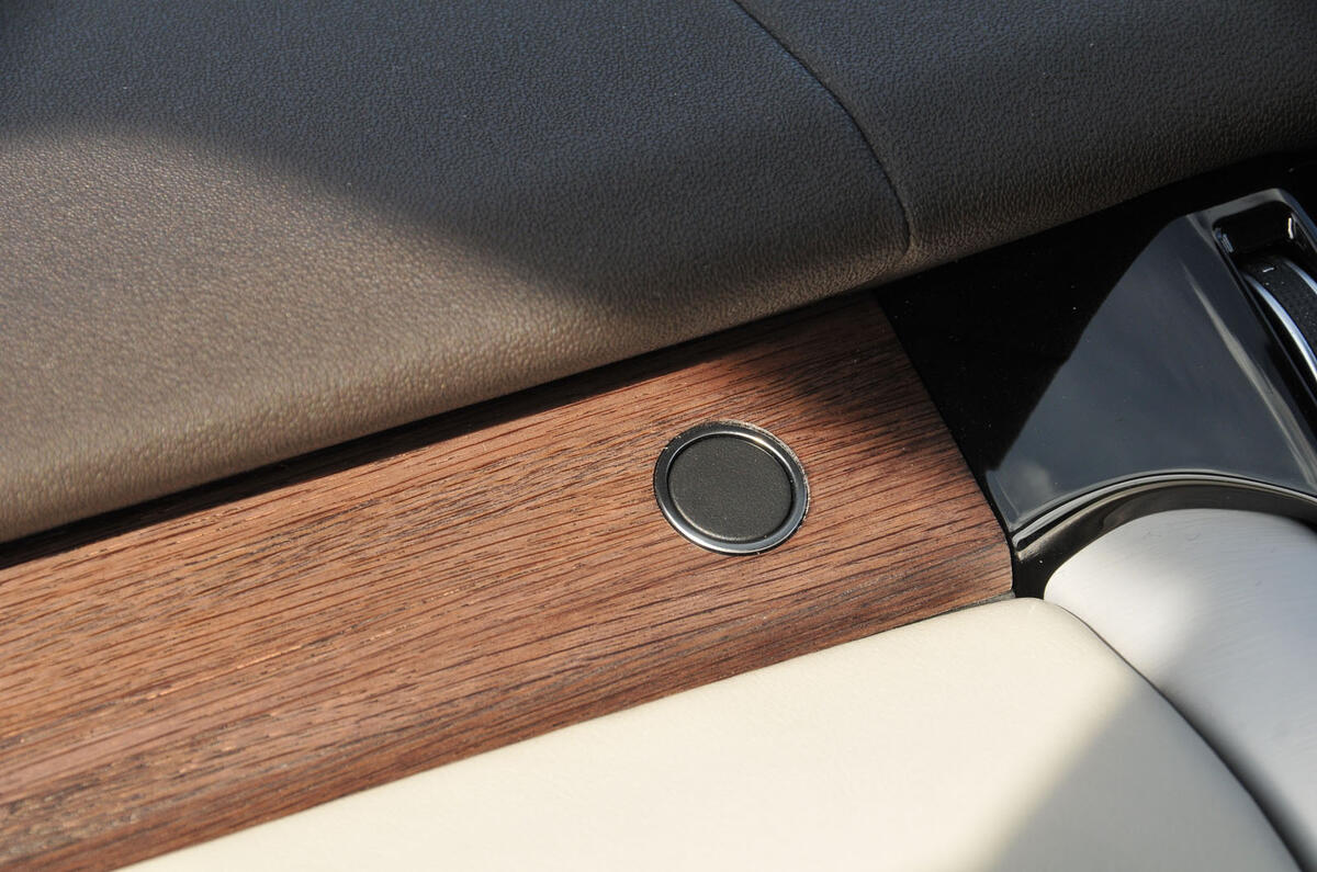 Land Rover Discovery wooden dash trim