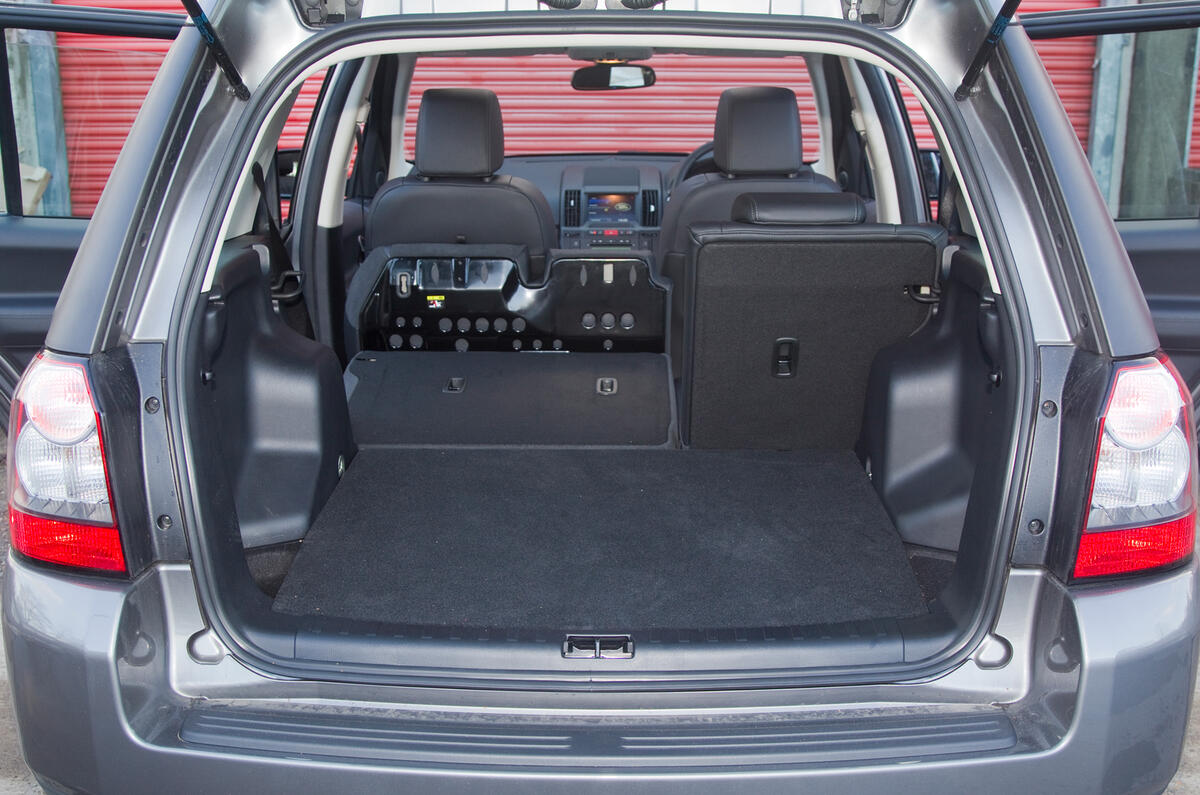 Wide Load Sign >> Land Rover Freelander 2003-2014 interior | Autocar Wide Load Sign >> Land Rover Freelander 2003-2014 interior | Autocar