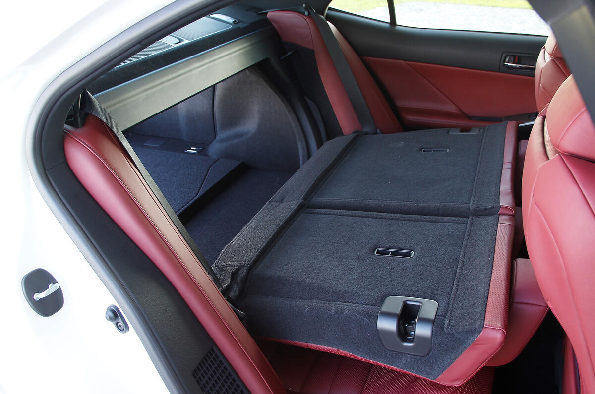 lexus-is300h-f-sport-17.jpg