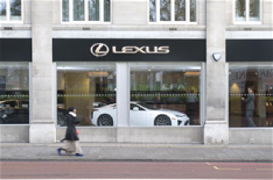 Lexus LFA arrives in London