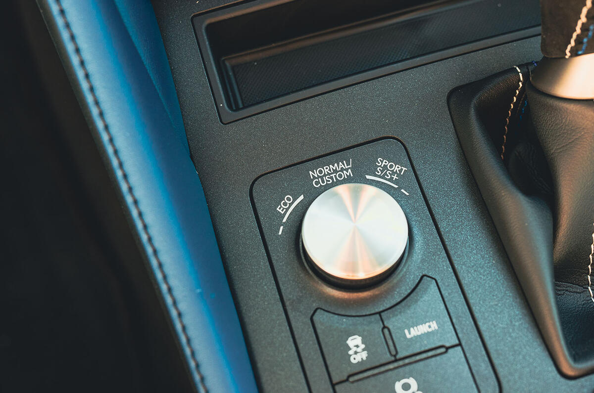 Lexus RCF Ultimate 2024 sélection de conduite 22