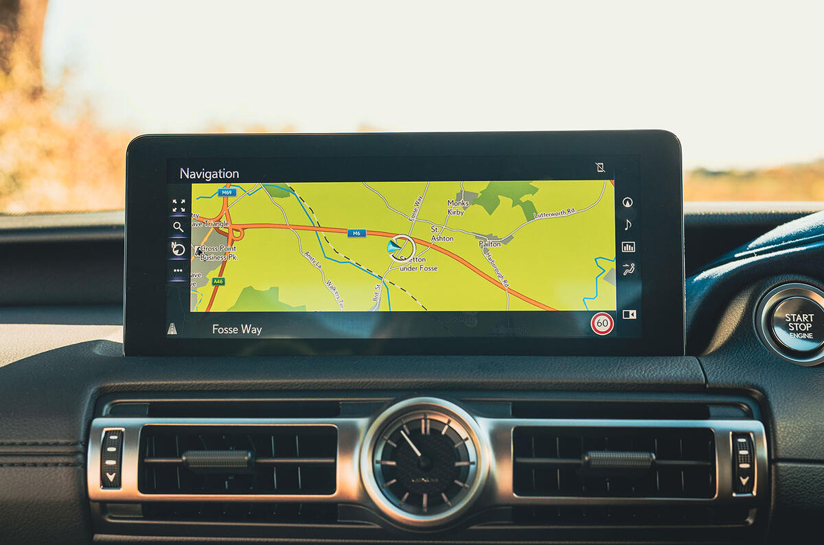 Lexus RCF Ultimate 2024 écran d'infotainment 20