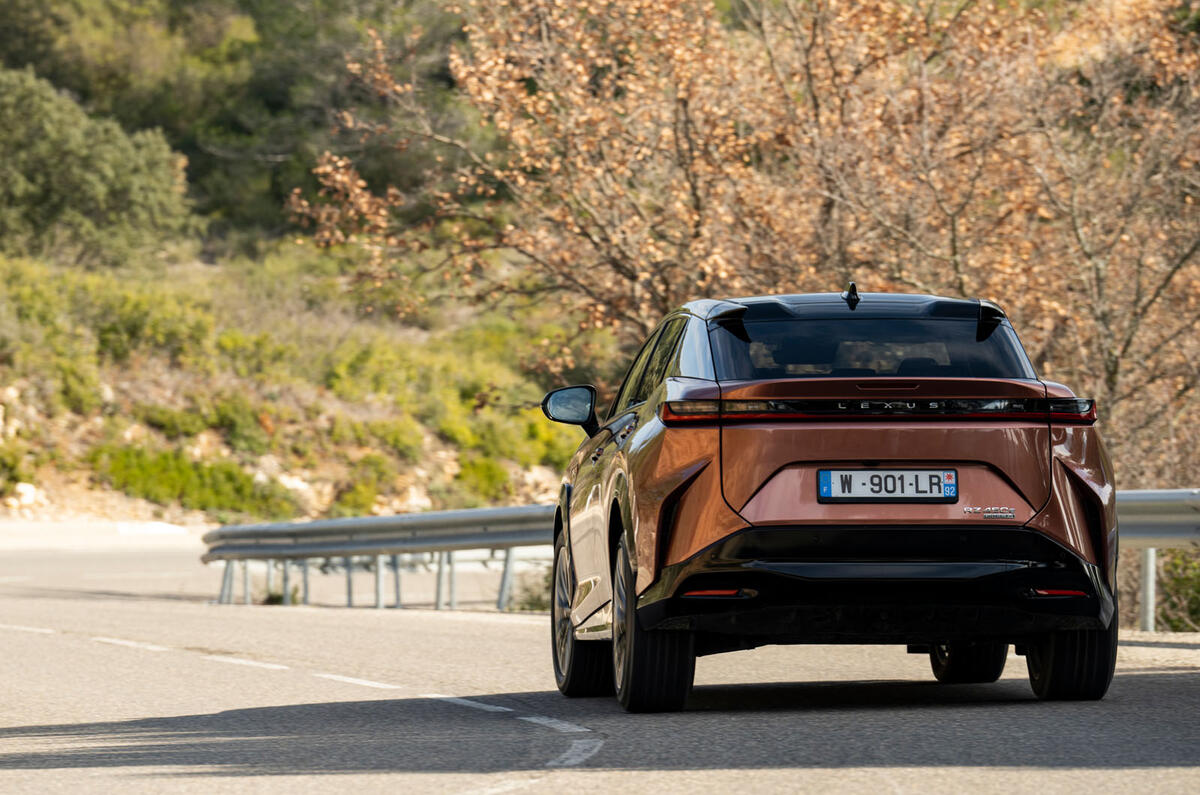 lexus rz 2023 020 angle arrière