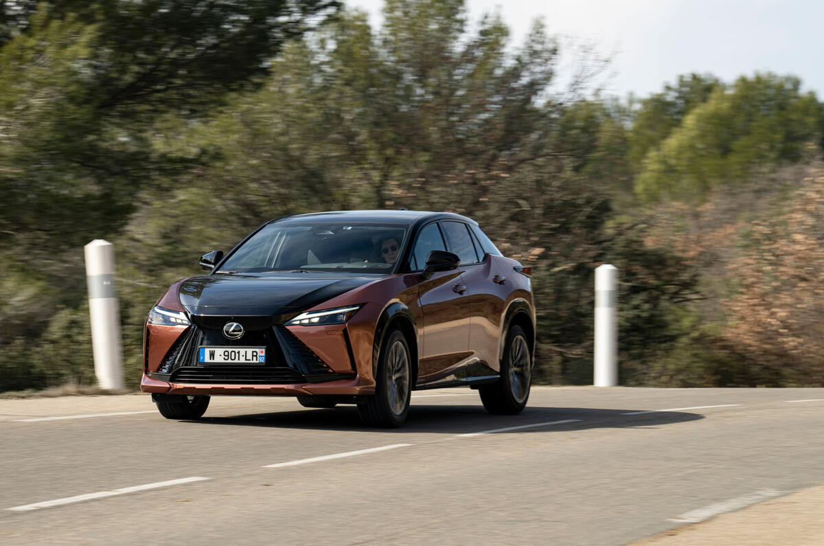 lexus rz 2023 031 action
