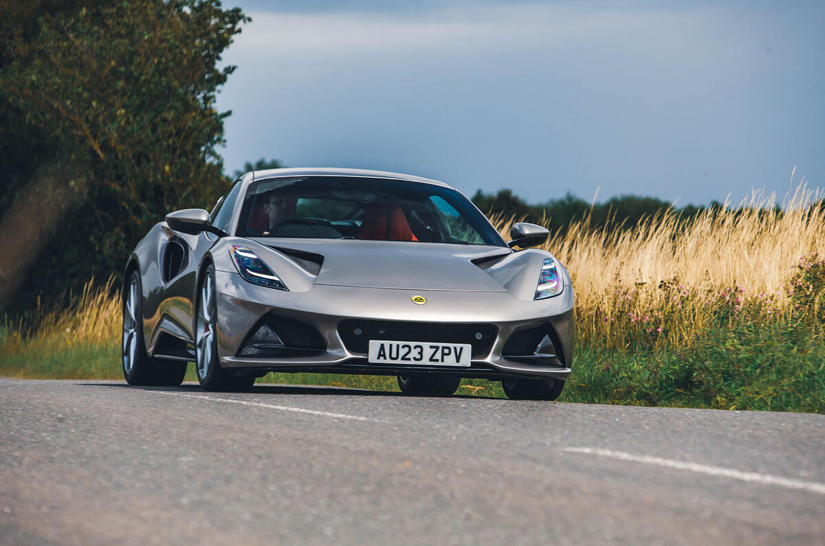 lotus emira 4 cylindres 2023 avis 06 panoramique avant