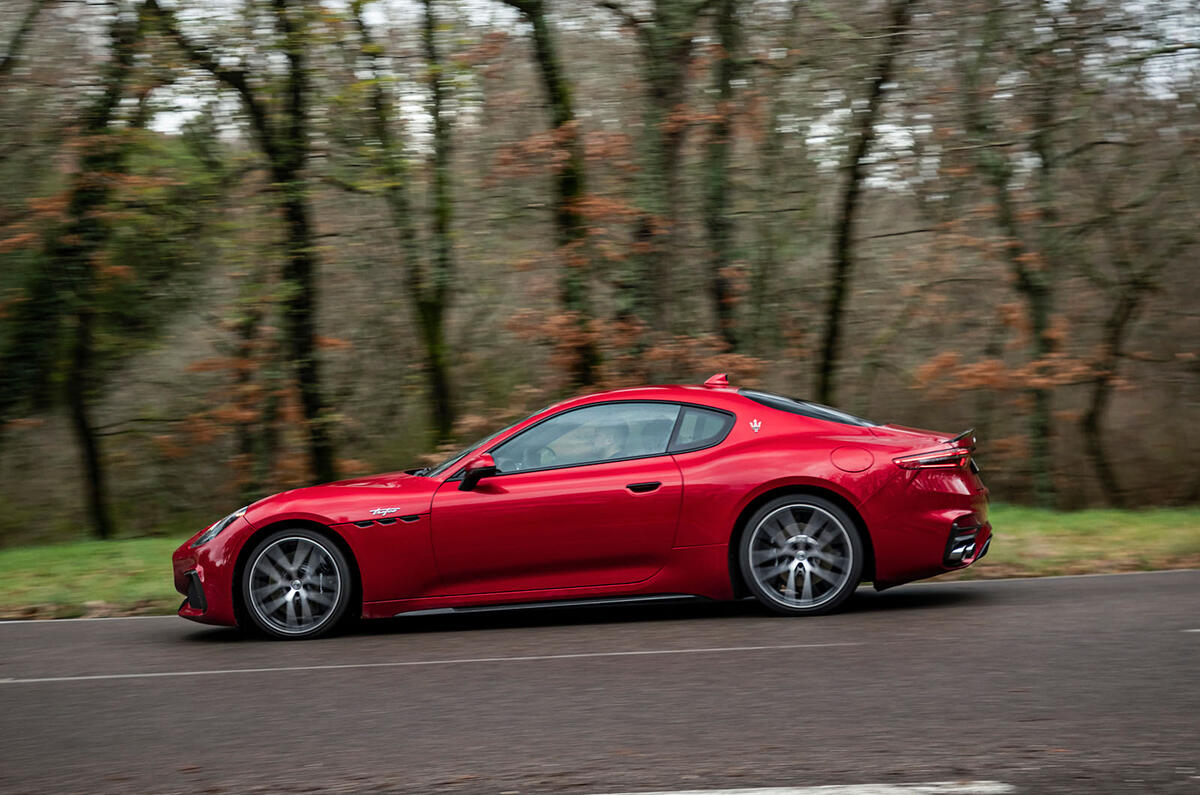 maserati granturismo trofeo essai routier 2023 02 panoramique