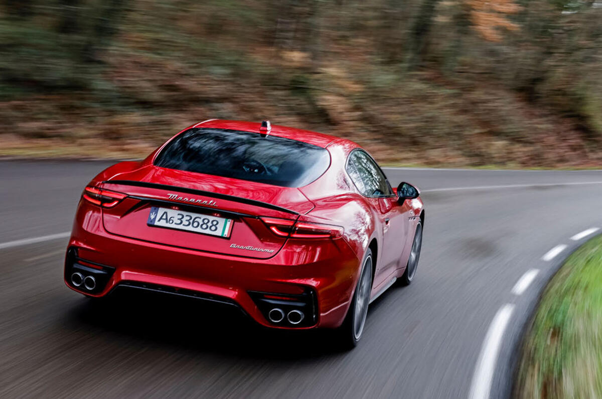 maserati granturismo trofeo essai routier 2023 04 arrière piste