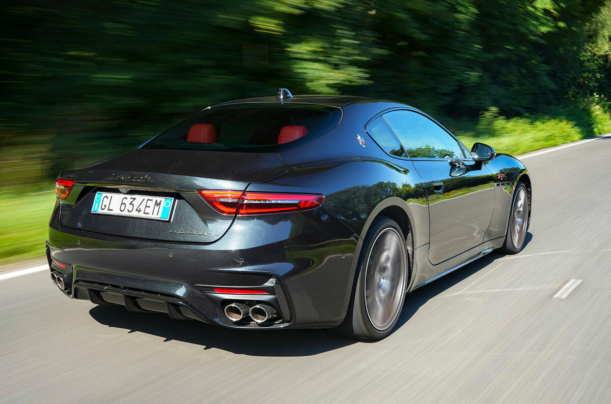 maserati granturismo trofeo uk review 2023 03 tracking rear