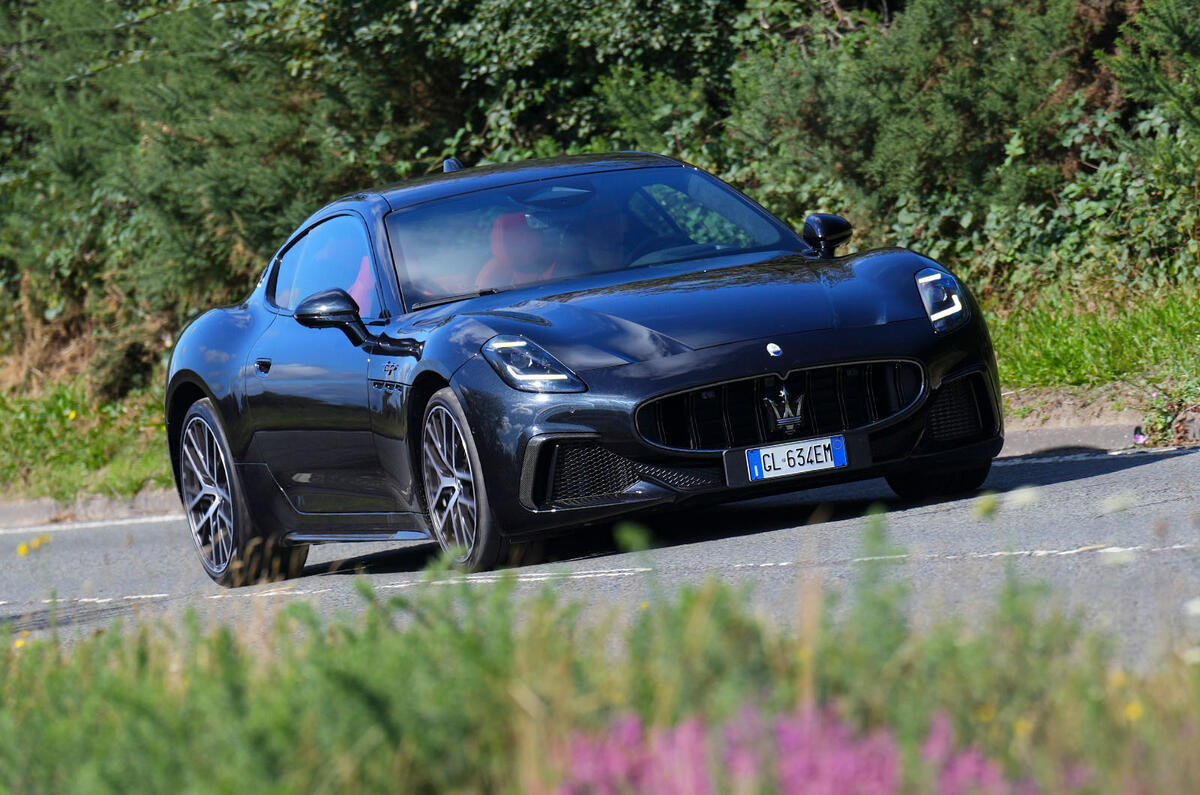 maserati granturismo trofeo uk review 2023 04 panning front