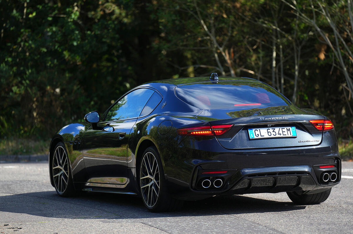 maserati granturismo trofeo uk review 2023 05 cornering rear