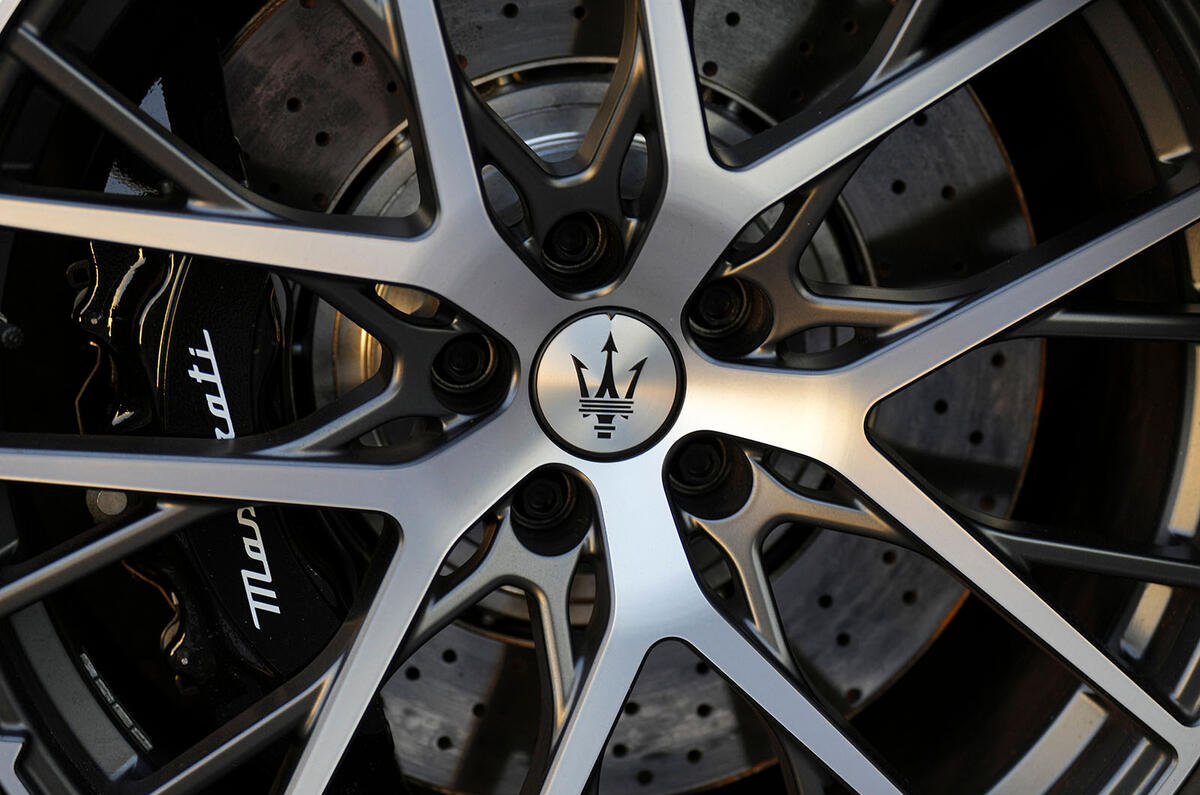 maserati granturismo trofeo uk review 2023 07 wheel