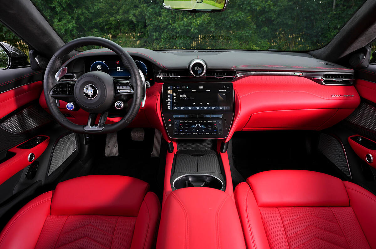 maserati granturismo trofeo uk review 2023 09 dash
