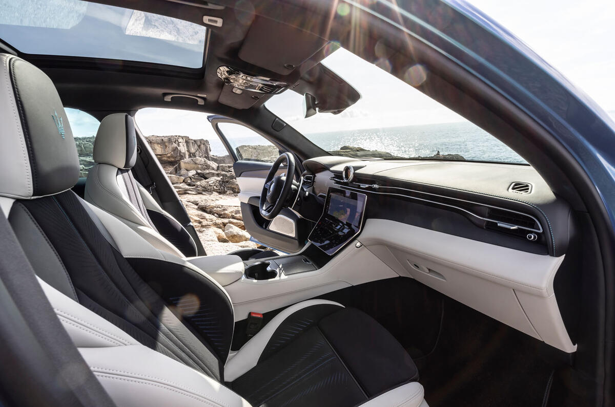 maserati grecale foglore avis 2024 06 intérieur