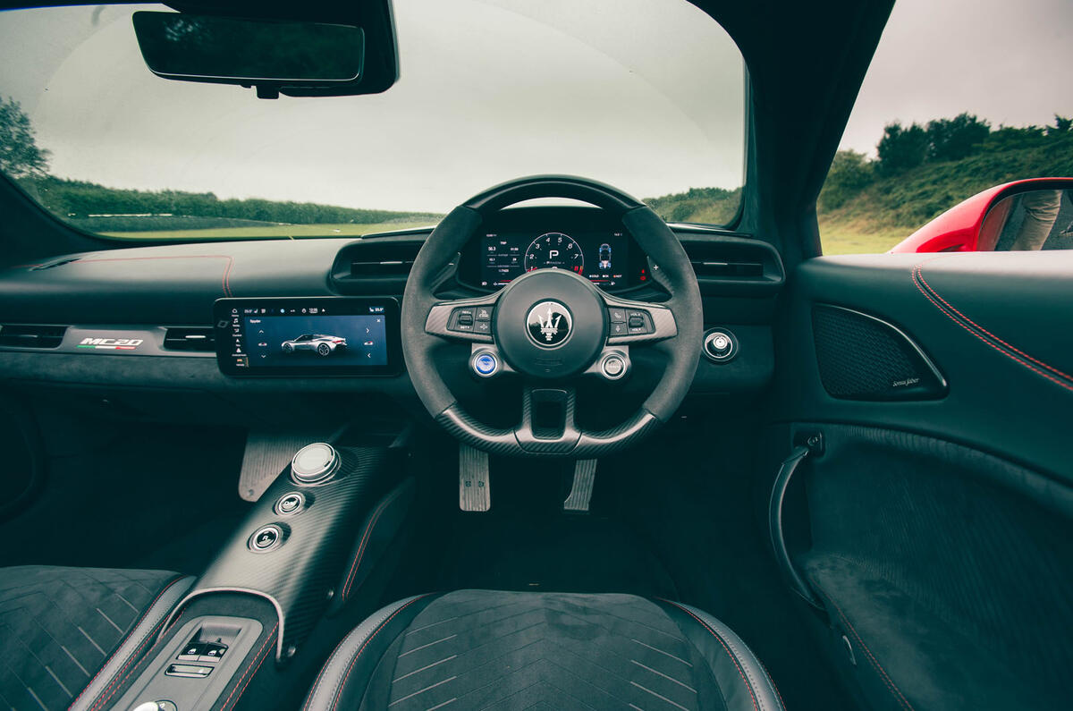 Maserati MC20 Celio avis 2024 12 dash