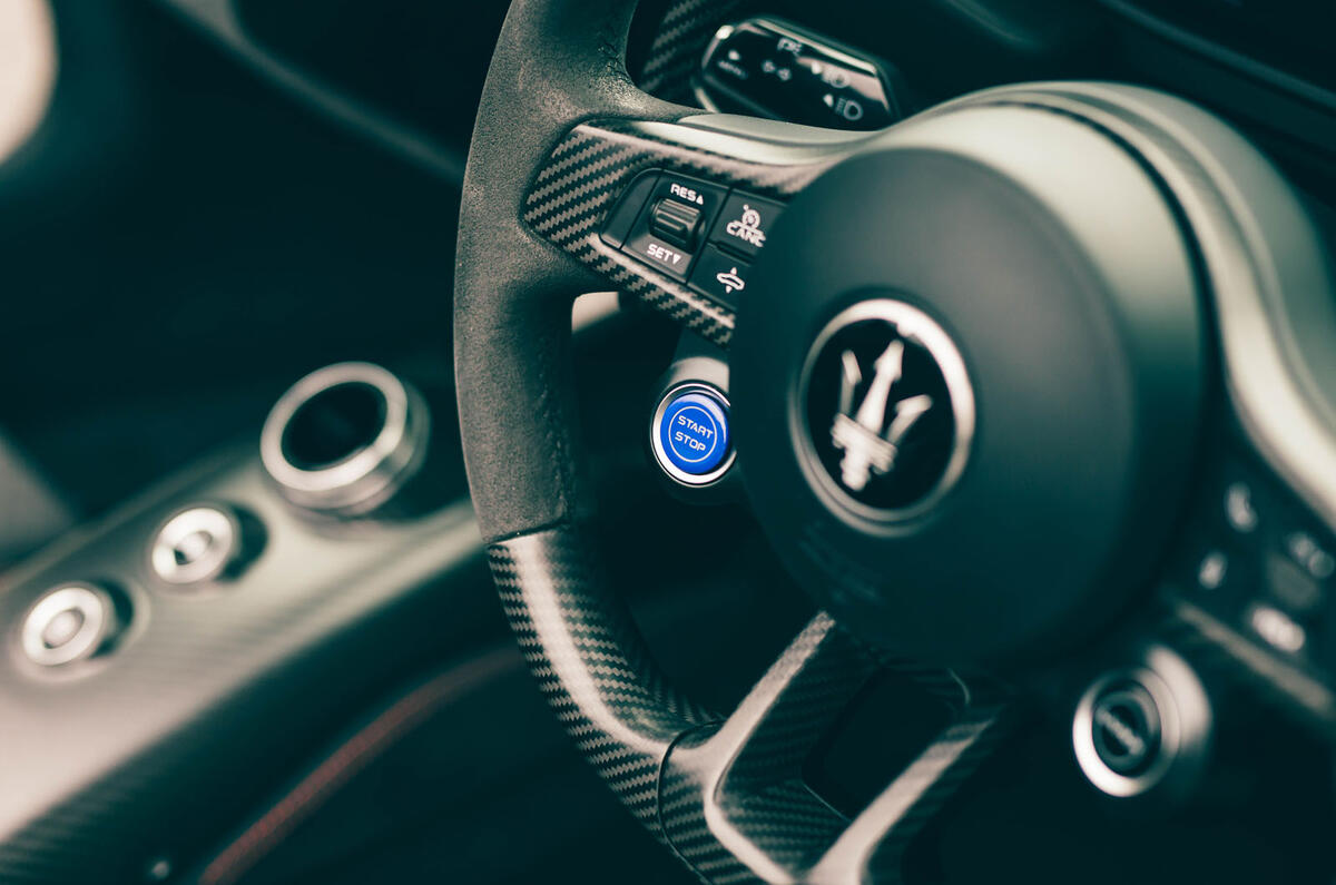Maserati MC20 Celio avis 2024 14 bouton de démarrage