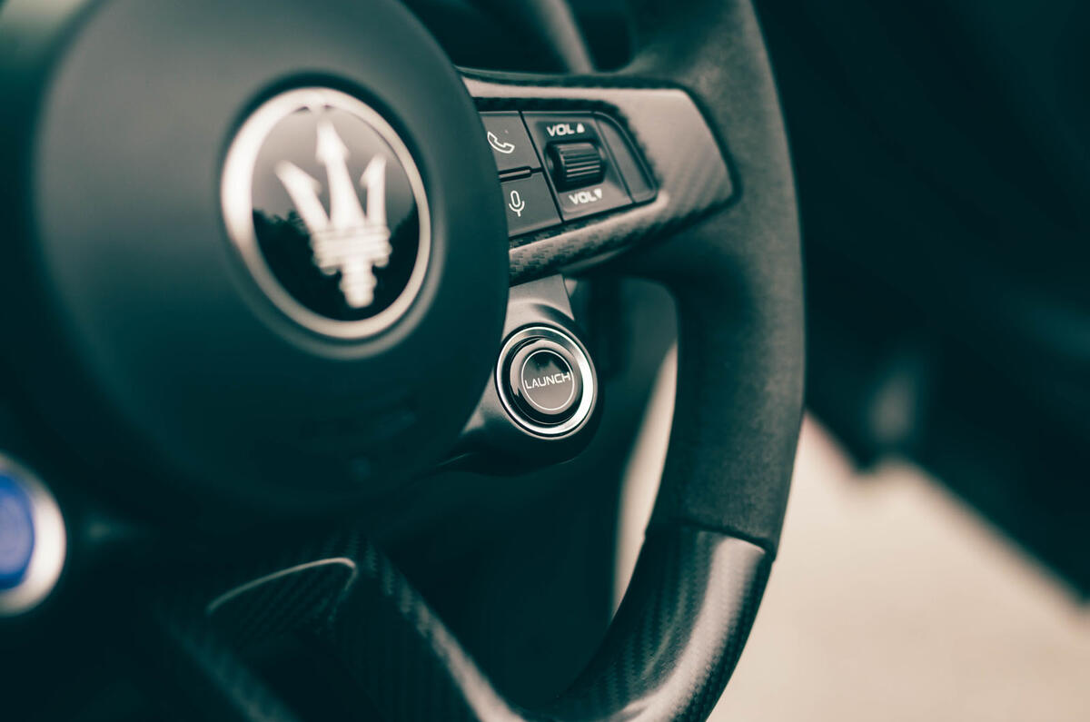 Maserati MC20 Celio avis 2024 15 volant