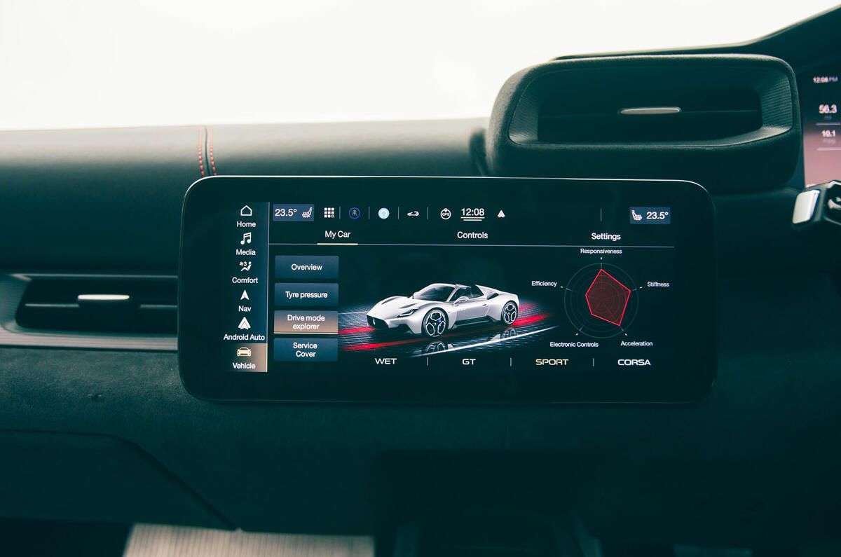 Maserati MC20 Celio avis 2024 17 infotainment