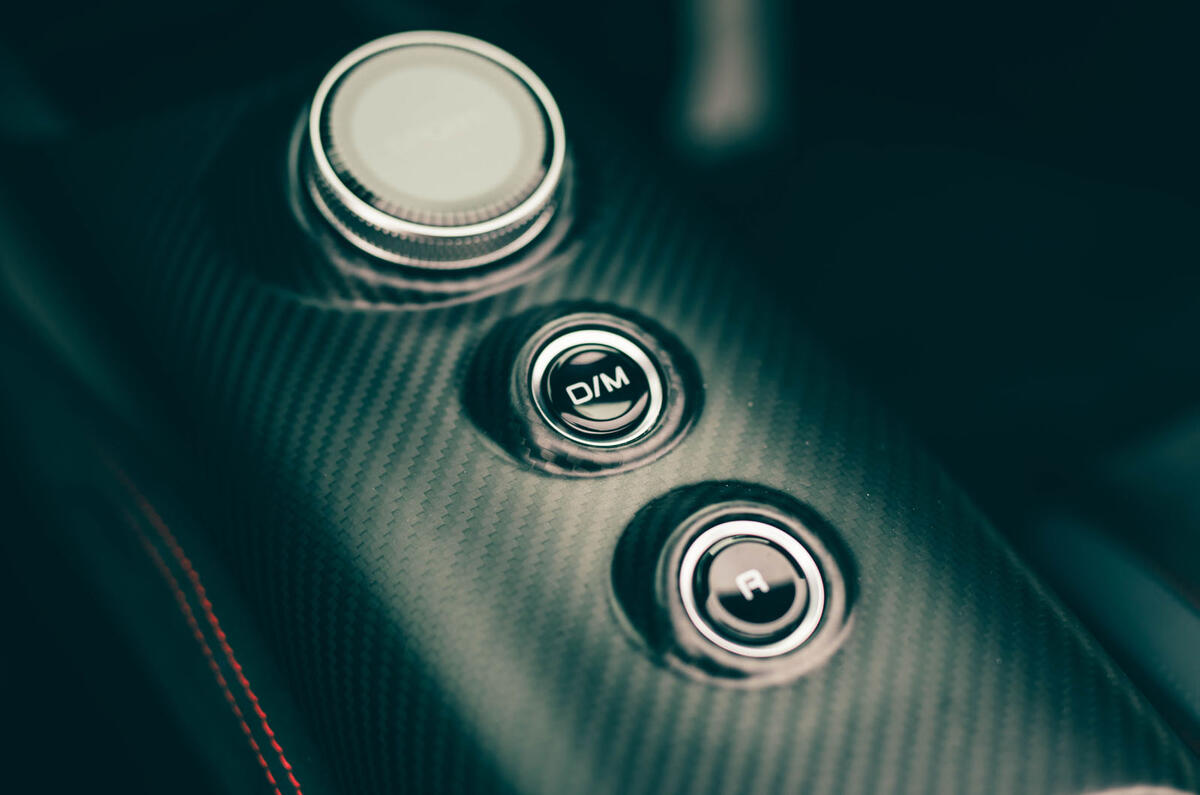 Maserati MC20 Celio avis 2024 20 boutons