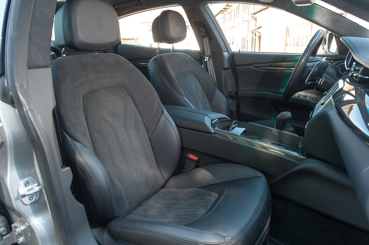 Maserati Quattroporte front seats