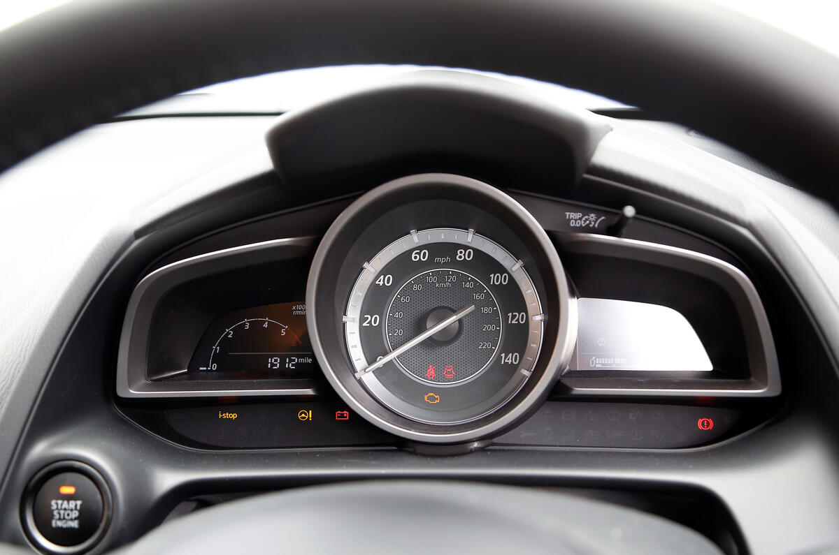 Mazda CX-3 instrument cluster