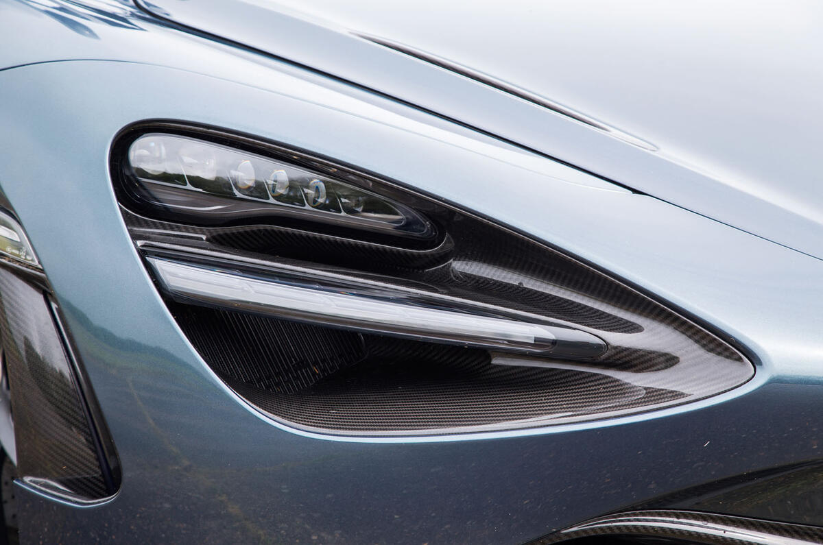 McLaren 720S LED headlights