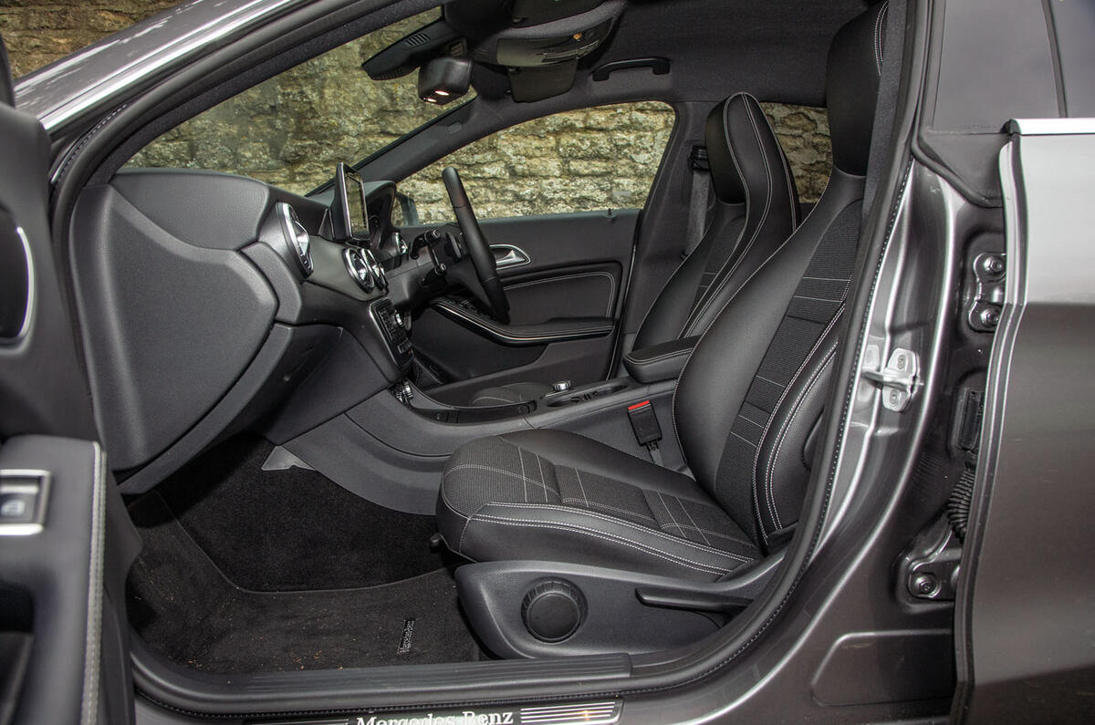 Mercedes Benz Cla Shooting Brake 2015 2019 Interior Autocar