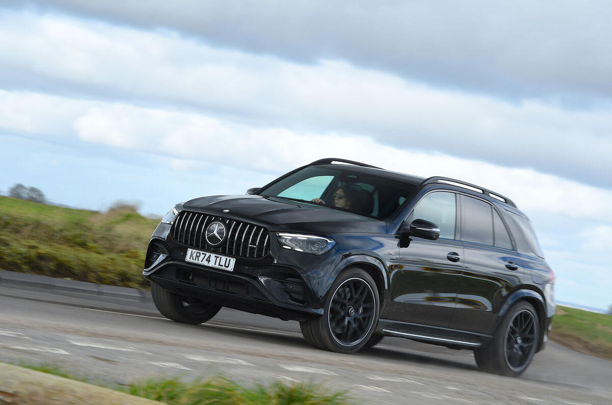 Mercedes-Benz GLE 53 AMG Turbo Hybrid 2025 Review angle avant flou 8215