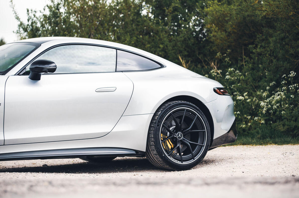 mercedes amg gt 63 coupe avis 2024 08 wheel