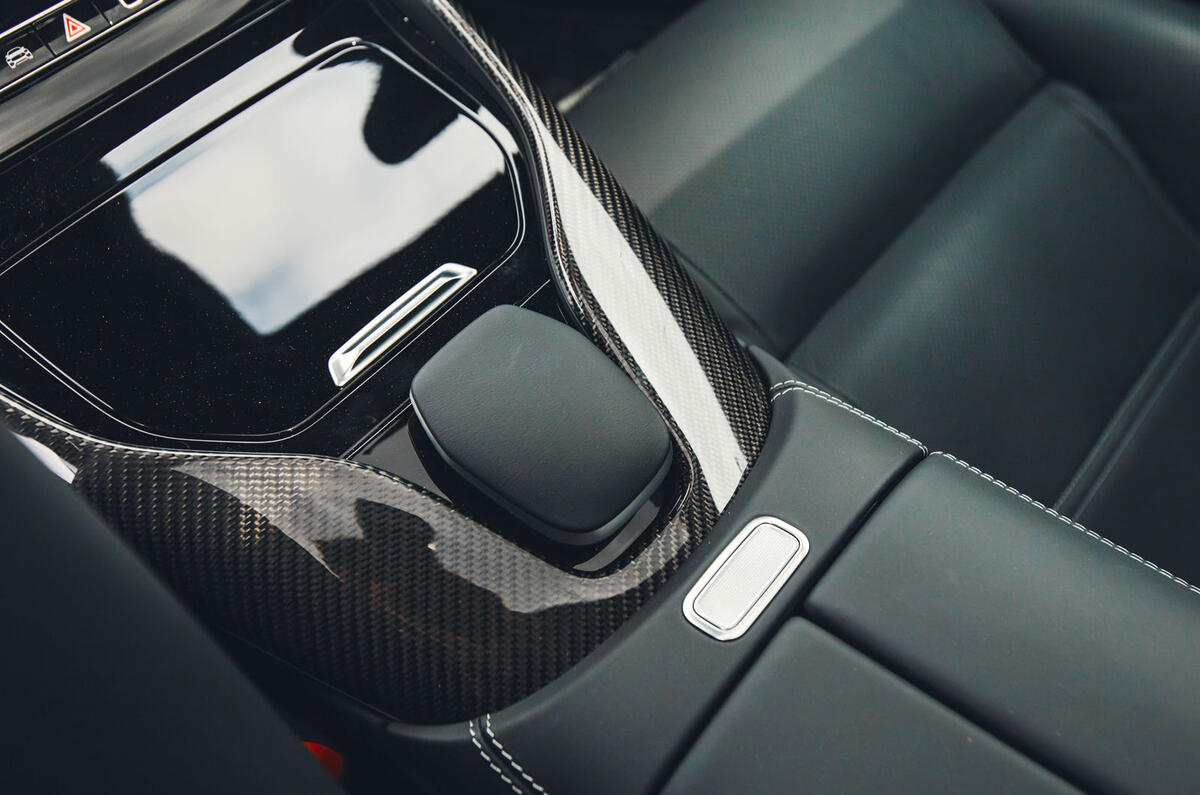 mercedes amg gt 63 coupe avis 2024 19 console centrale
