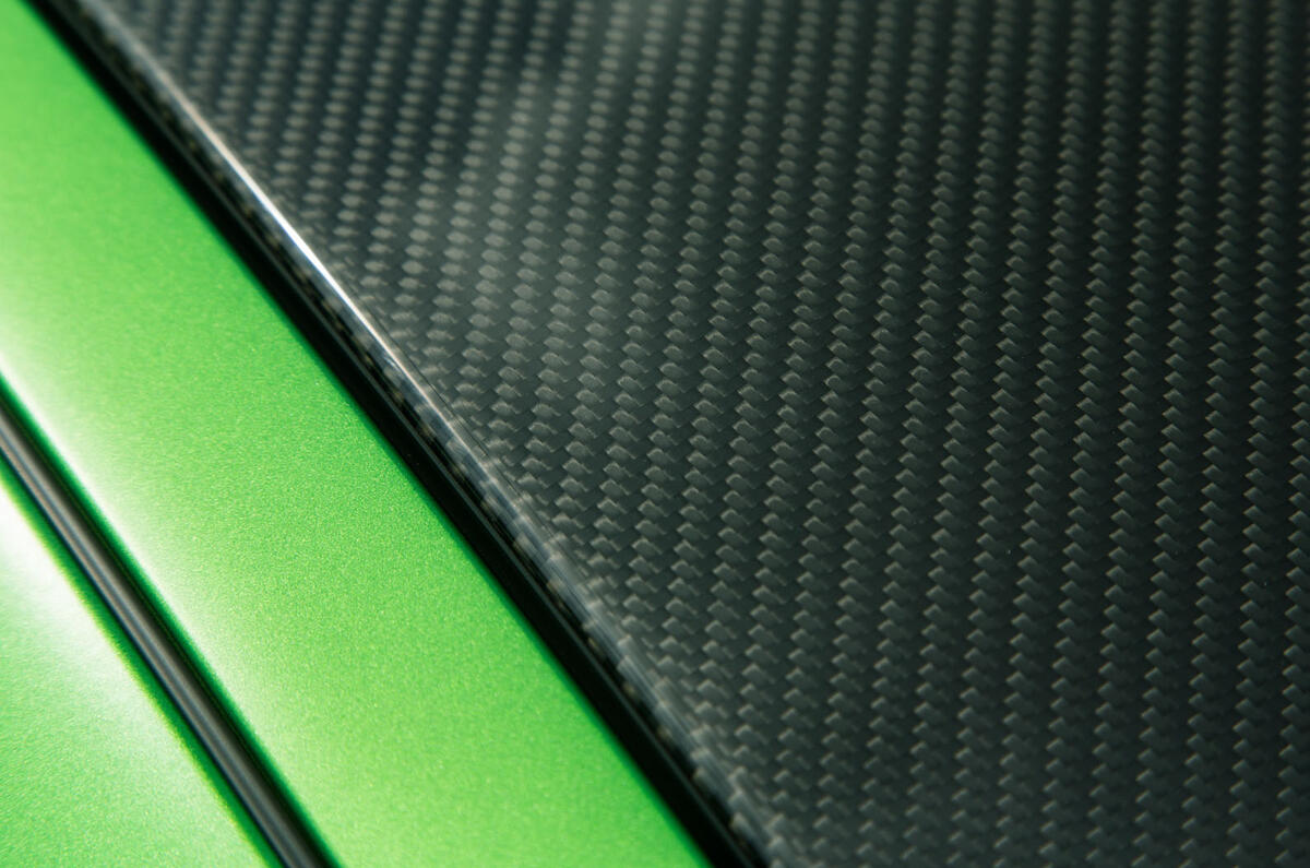 Mercedes-AMG GT R carbonfibre roof