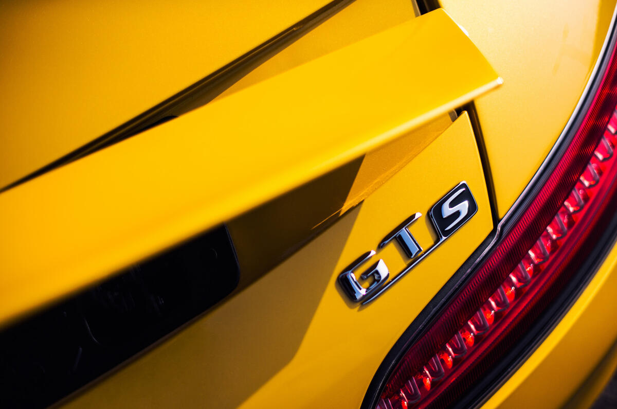 Mercedes-AMG GT S badging