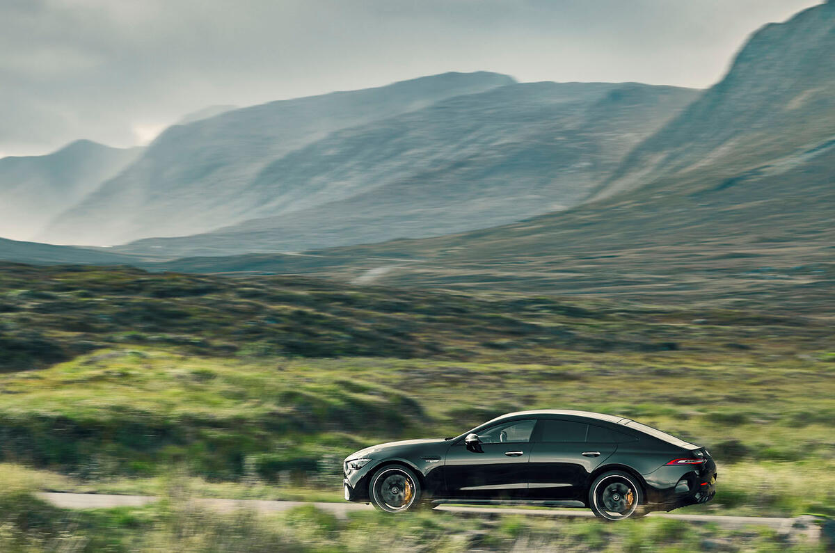 mercedes amg gt63s performance 4 door 02 panning
