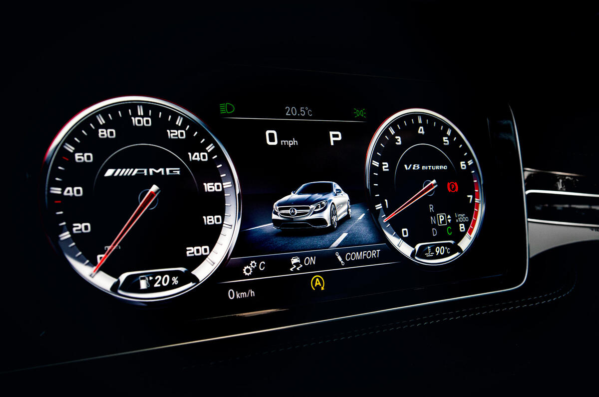 Mercedes-AMG S 63 Coupé instrument cluster