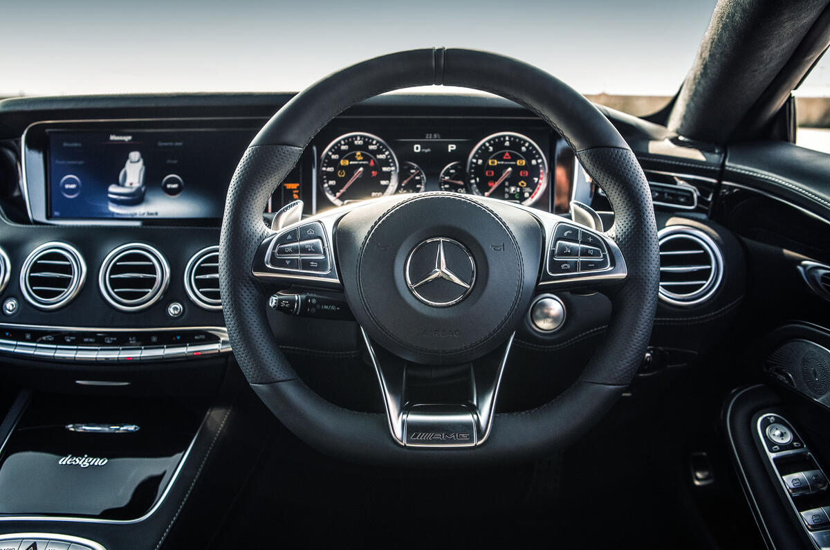 Mercedes-AMG S 63 Coupé steering wheel