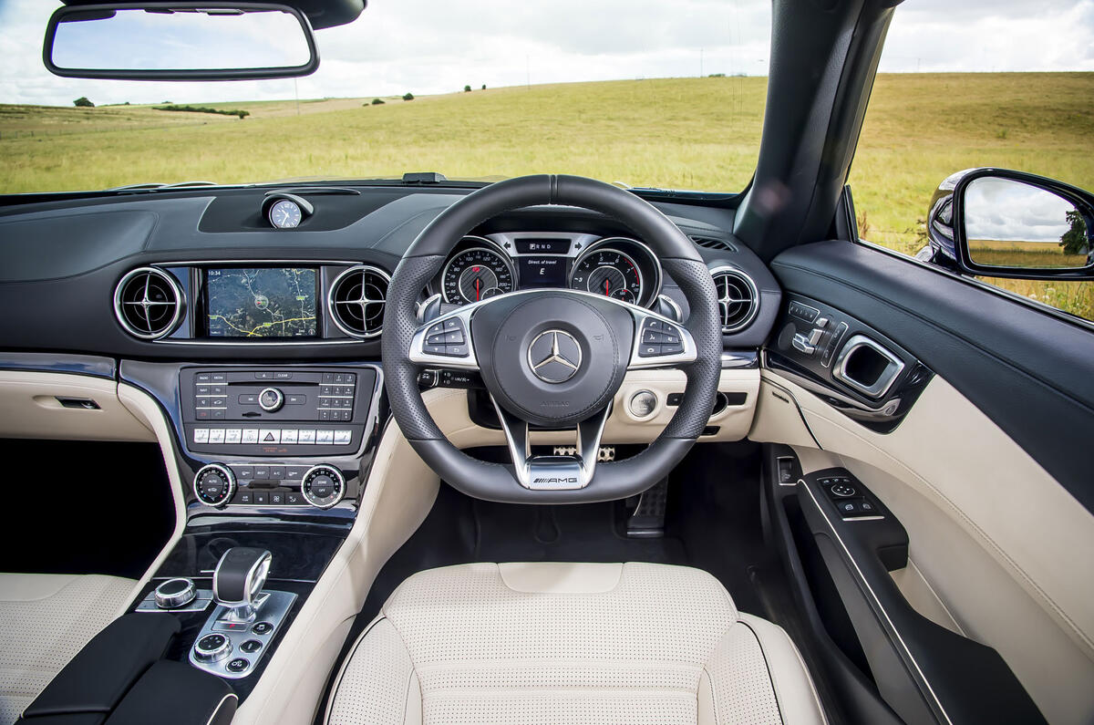 Mercedes-AMG SL 63 dashboard