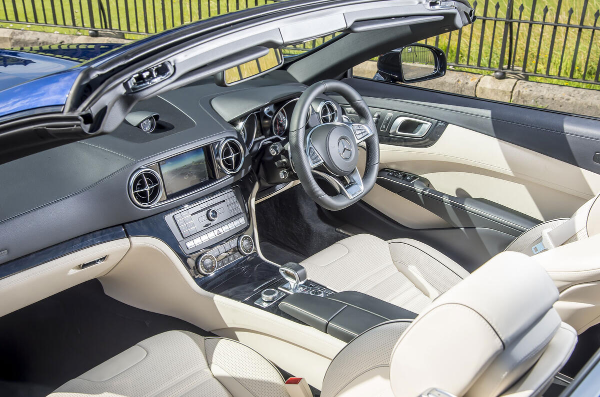 Mercedes-AMG SL 63 interior