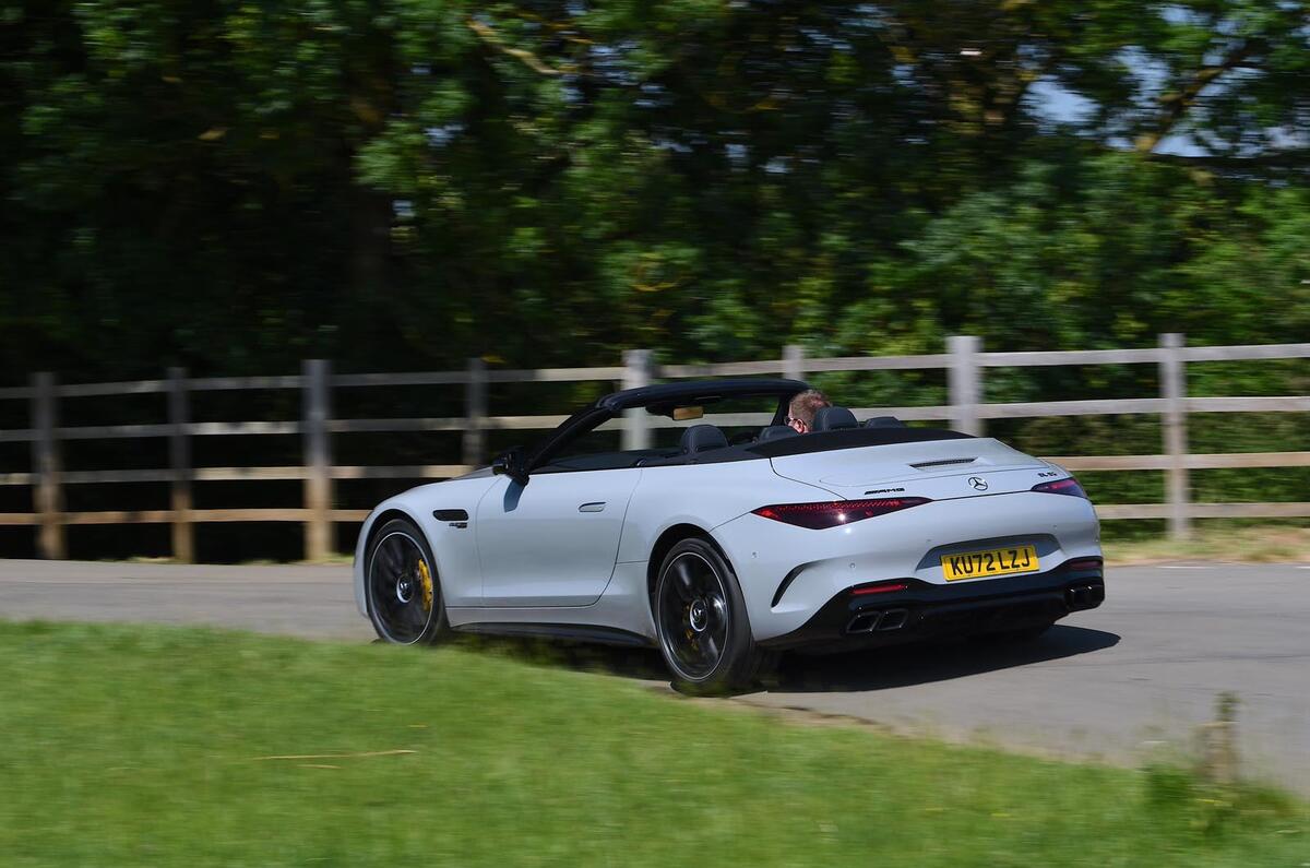 mercedes amg sl63 essai routier 2023 03 virage arrière