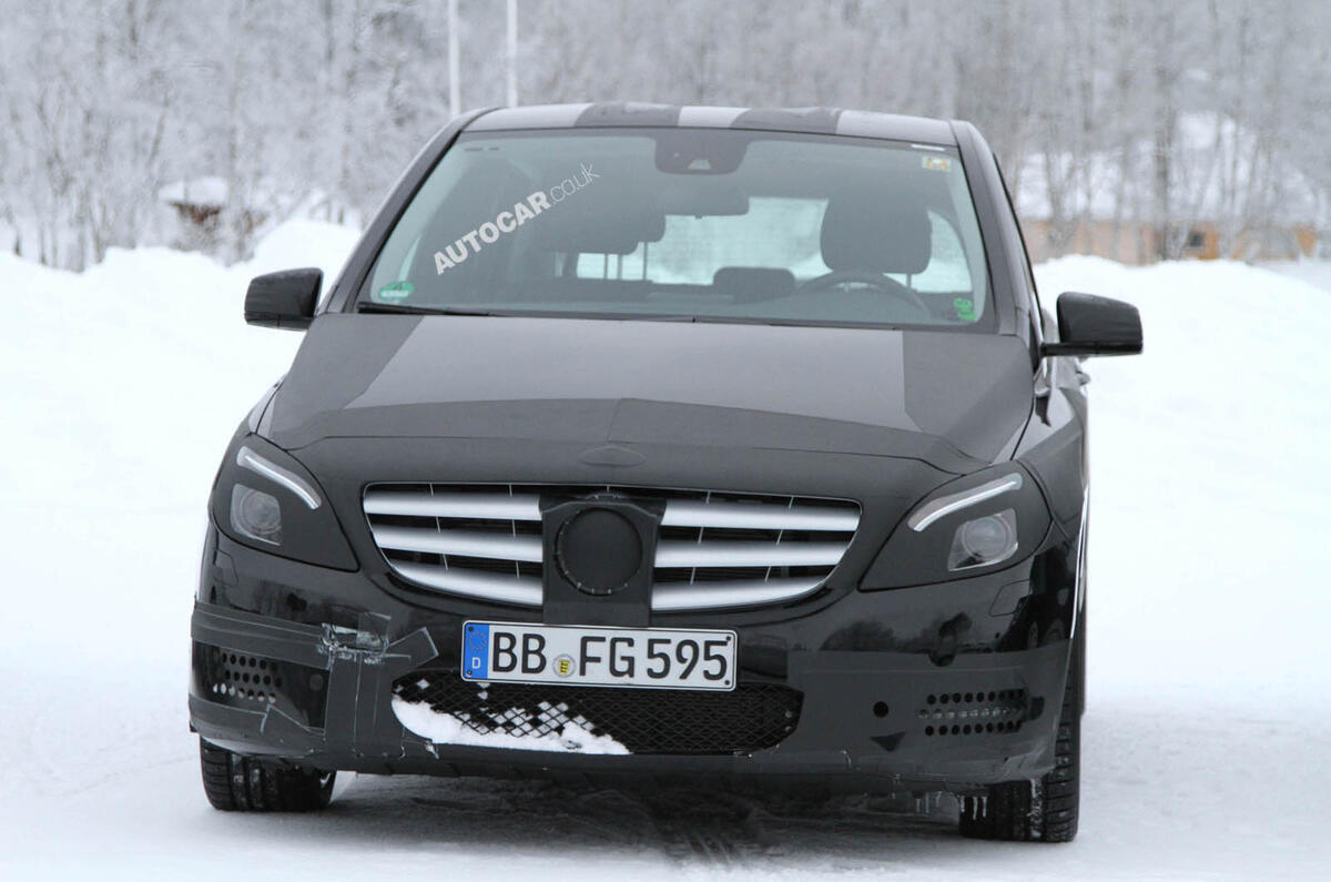 Spy pics: Merc B-class &#039;mule&#039;