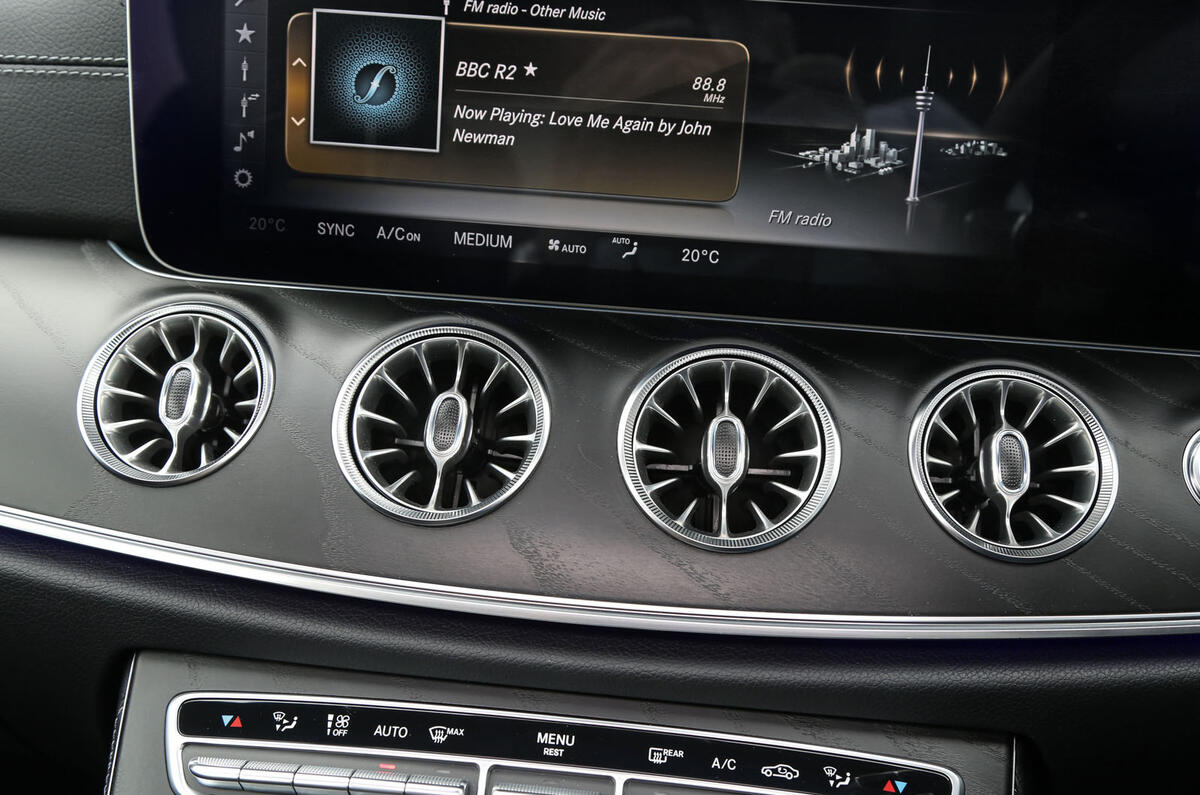 Mercedes-Benz E-Class Coupé air vents